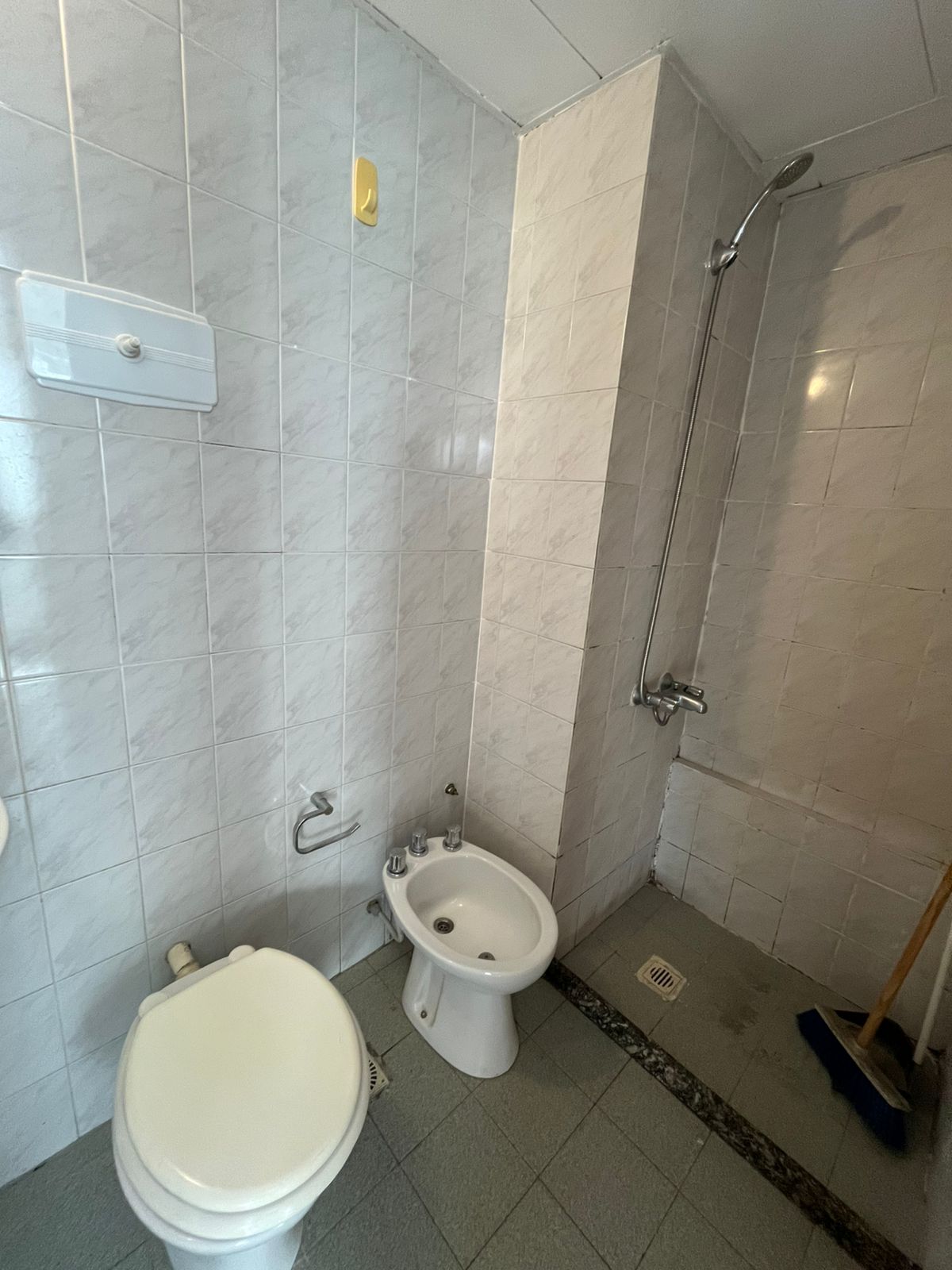 ALQUILO EN NUEVA CORDOBA MONOAMBIENTE CON GAS NATURAL INDEPENDNCIA 350 ILUMINADO