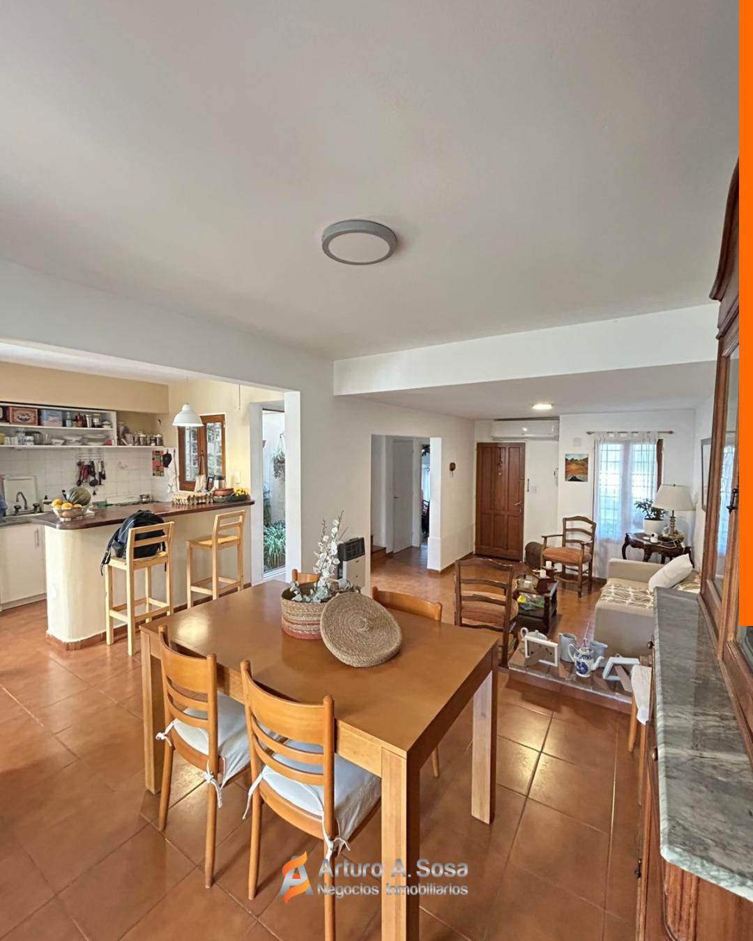 CASA EN VENTA 4 DORMITORIOS URCA