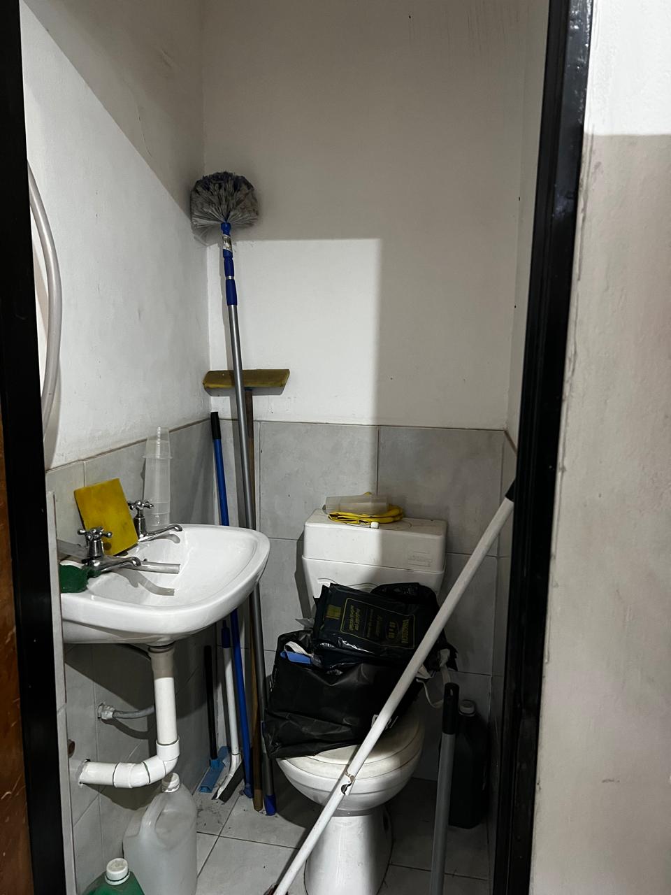 Excelente inversión una propiedad con 2 locales comerciales en zona comercial Bv los Alemanes