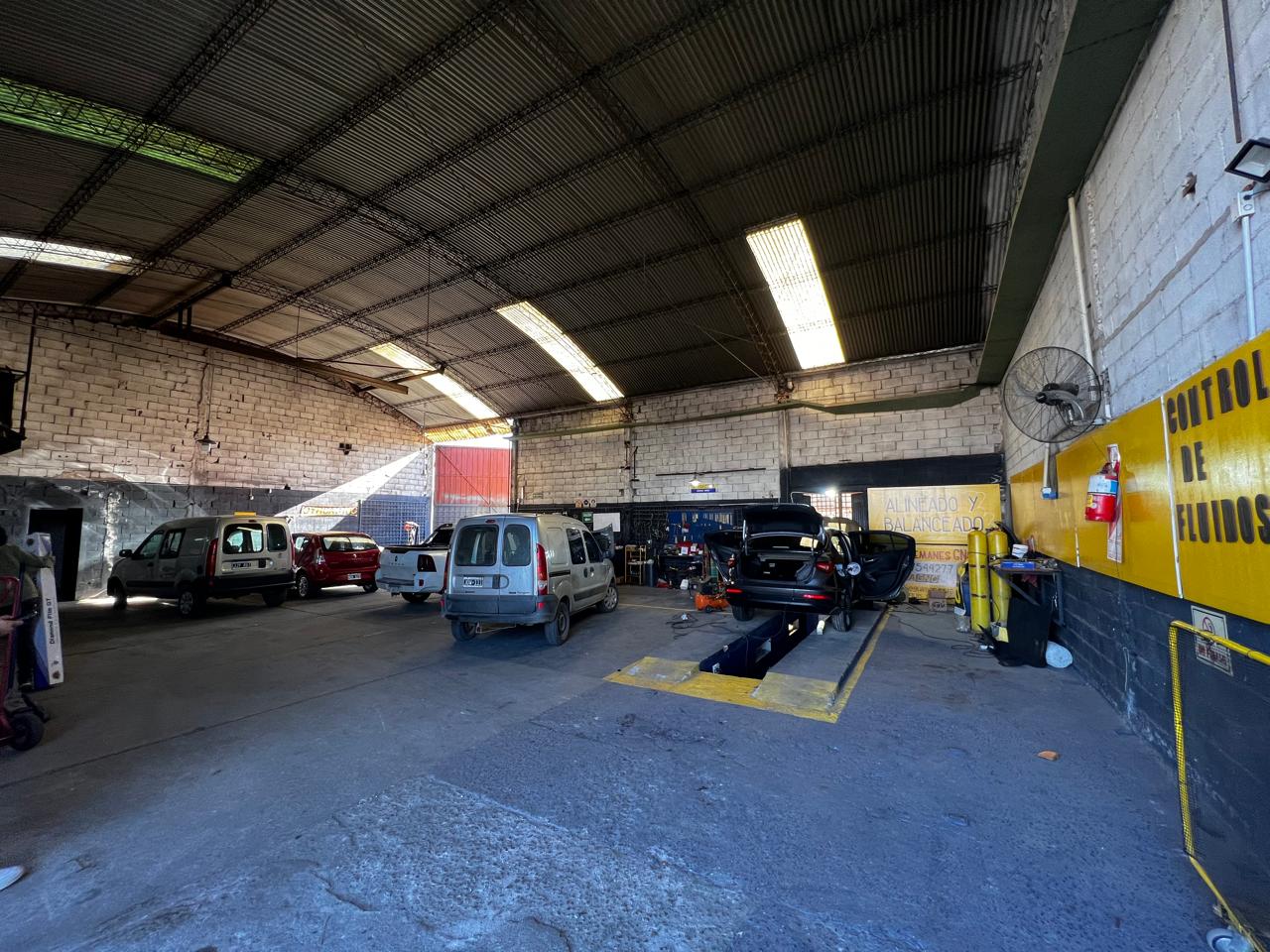 Excelente inversión una propiedad con 2 locales comerciales en zona comercial Bv los Alemanes