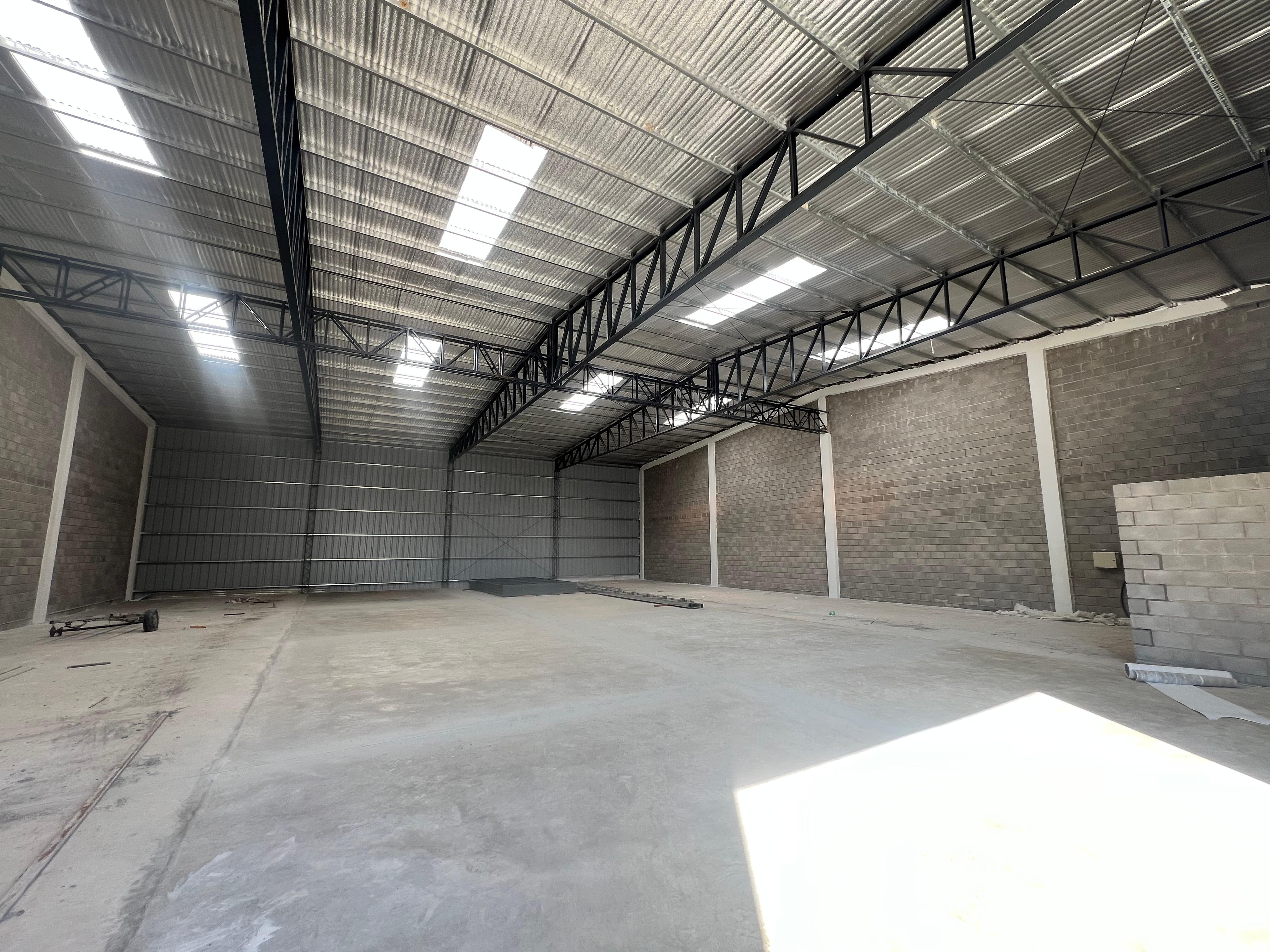 ALQUILER NAVE INDUSTRIAL CIRCUNVALACION SUR !!!