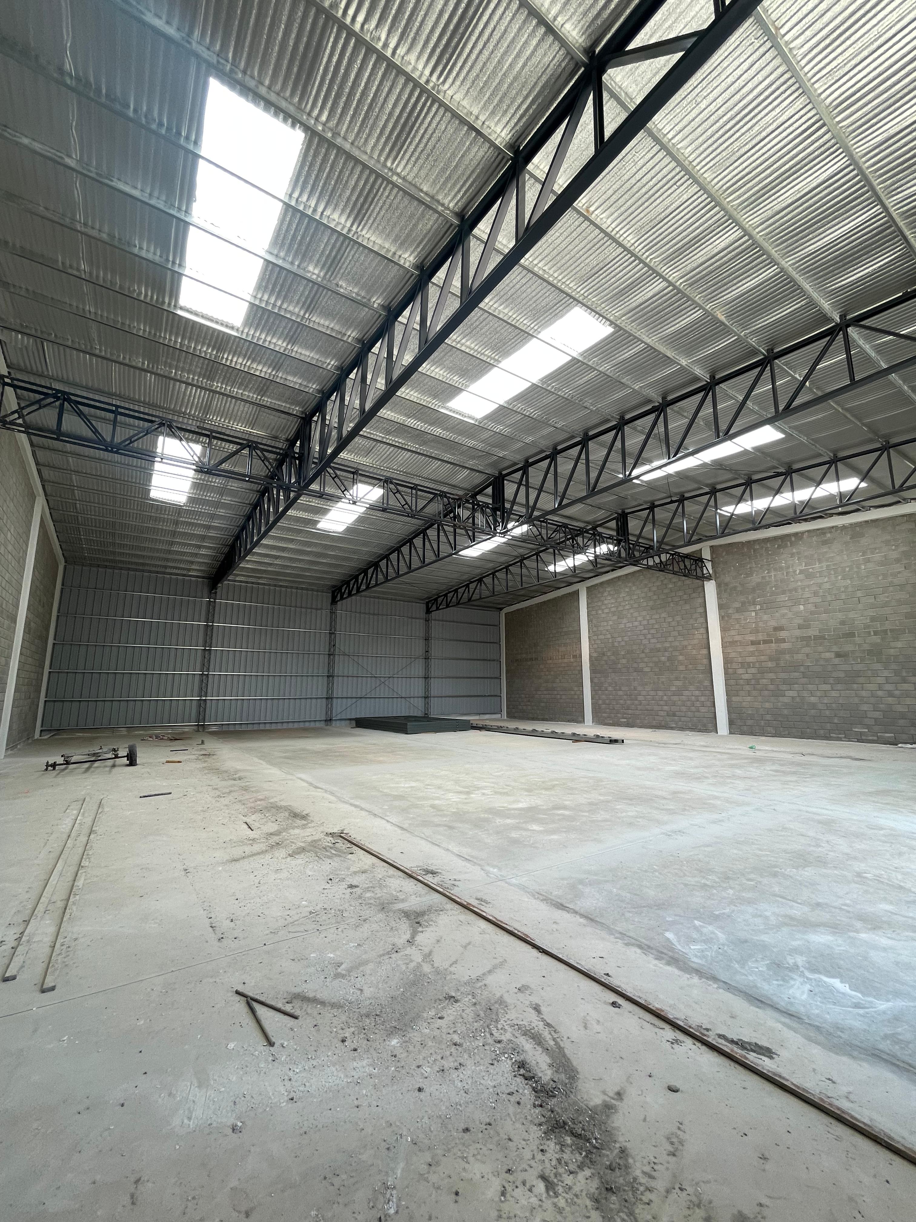 ALQUILER NAVE INDUSTRIAL CIRCUNVALACION SUR !!!