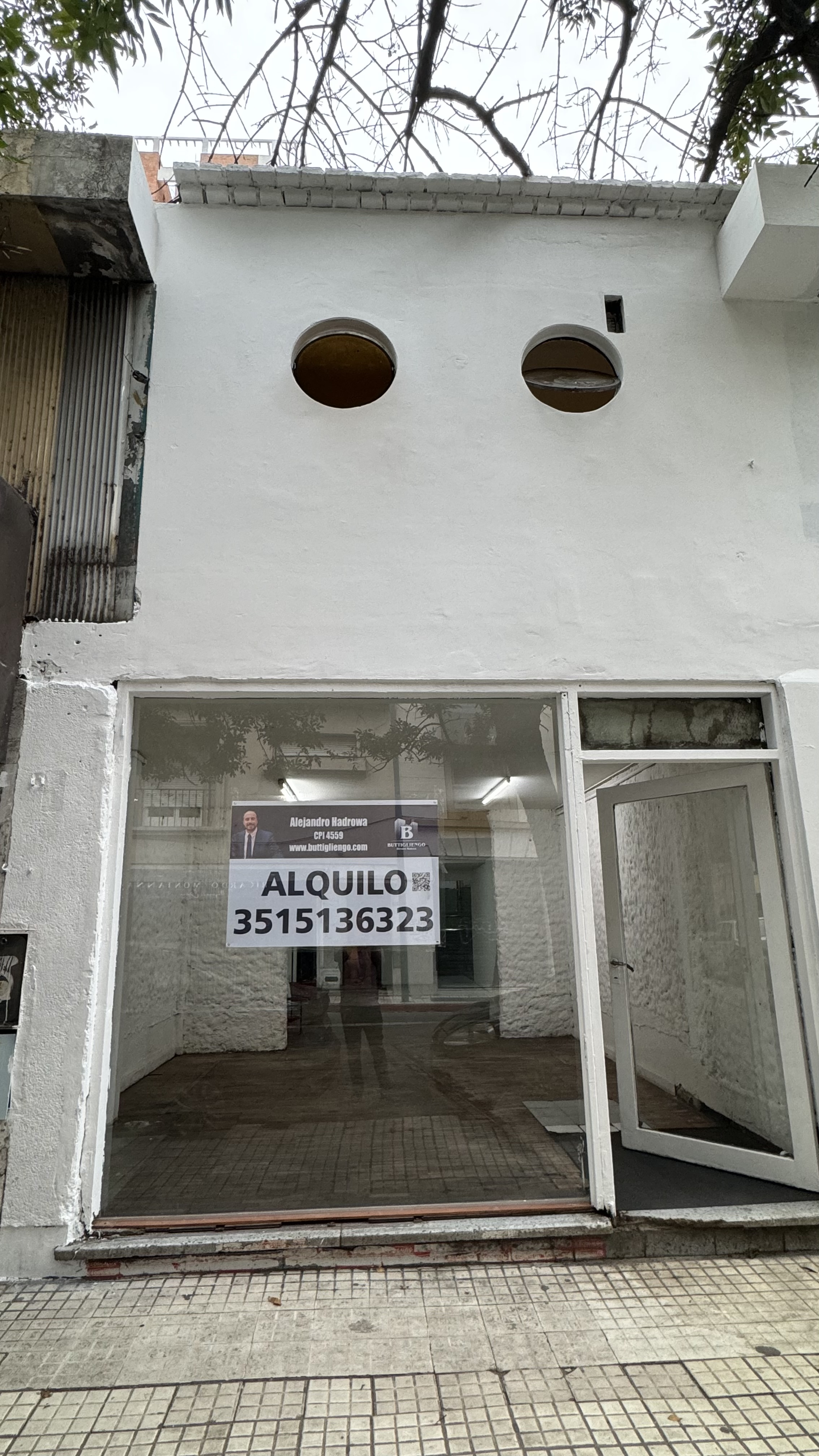 Local comercial en centro sobre 27 de Abril - Con renta