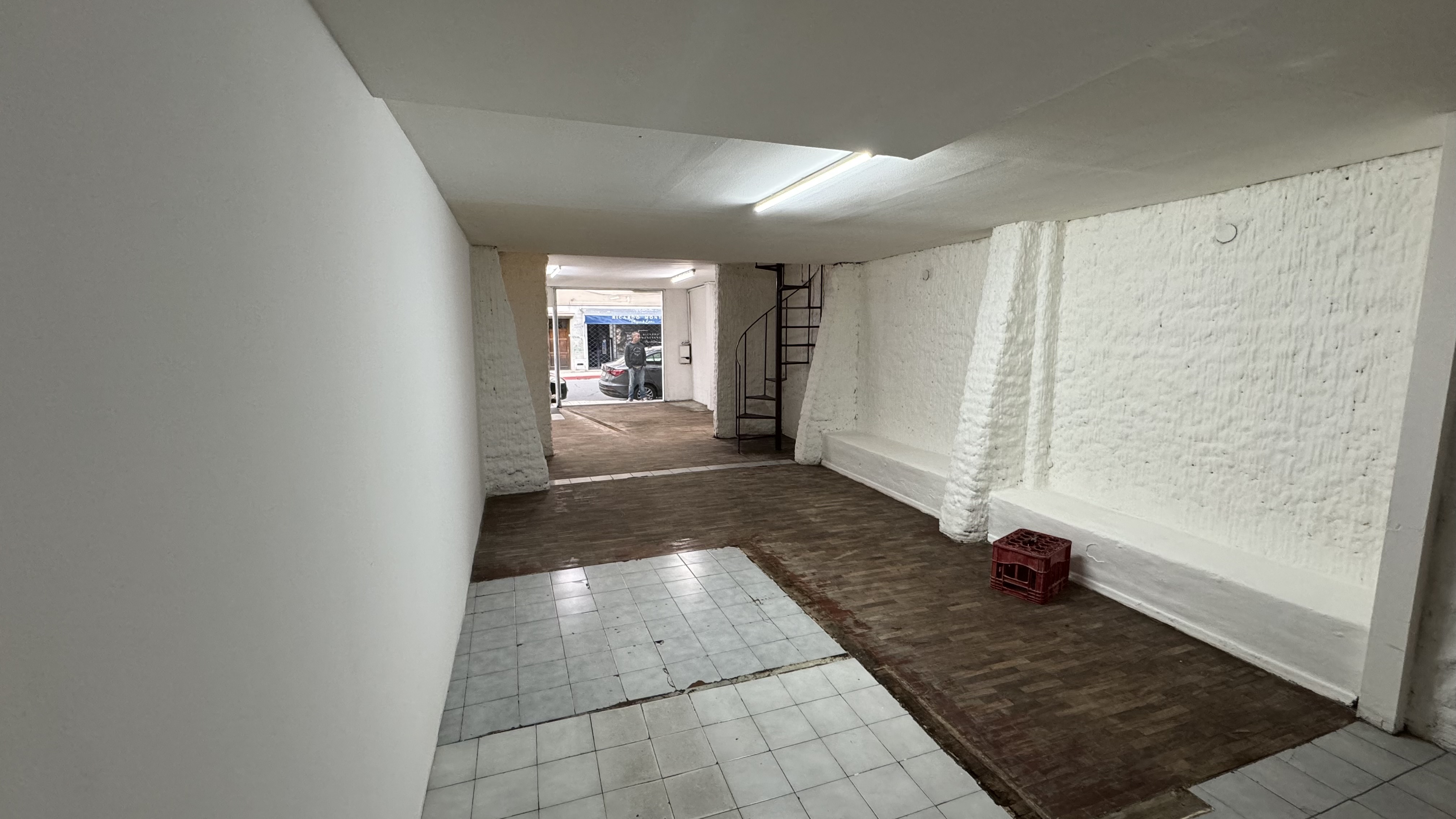 Local comercial en centro sobre 27 de Abril - Con renta