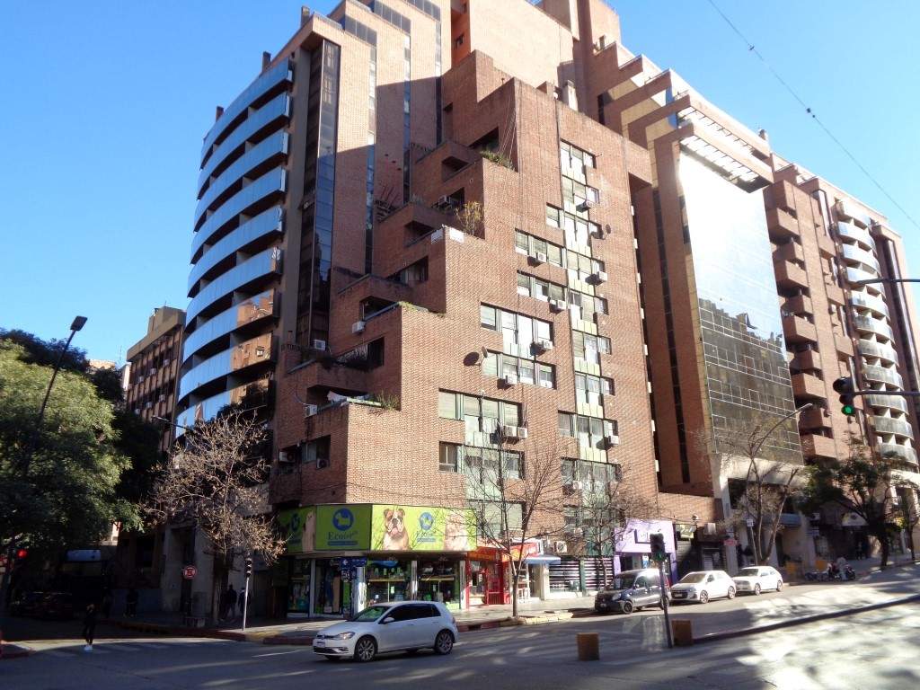 Centro - Departamento Externo Monoambiente, Amplio y Luminoso con Cocina Separada y Excelente Vista. A metros del Shopping Patio Olmos