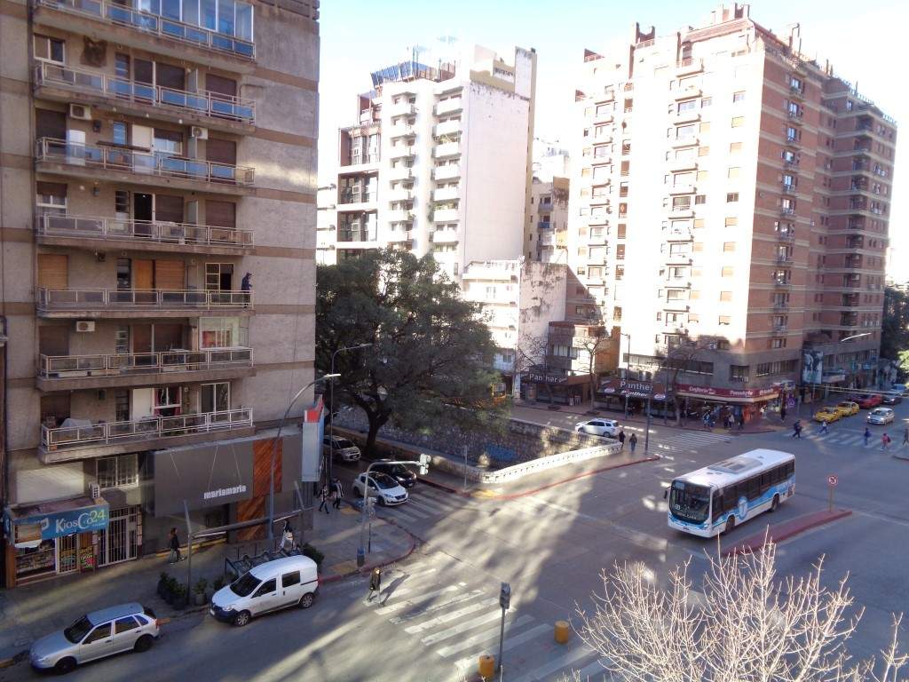 Centro - Departamento Externo Monoambiente, Amplio y Luminoso con Cocina Separada y Excelente Vista. A metros del Shopping Patio Olmos