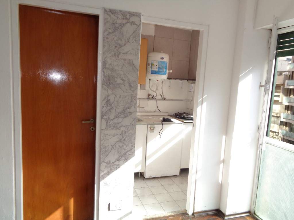 Centro - Departamento Externo Monoambiente, Amplio y Luminoso con Cocina Separada y Excelente Vista. A metros del Shopping Patio Olmos