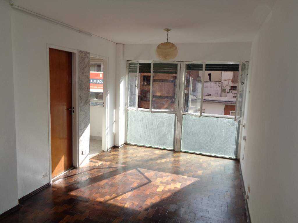 Centro - Departamento Externo Monoambiente, Amplio y Luminoso con Cocina Separada y Excelente Vista. A metros del Shopping Patio Olmos