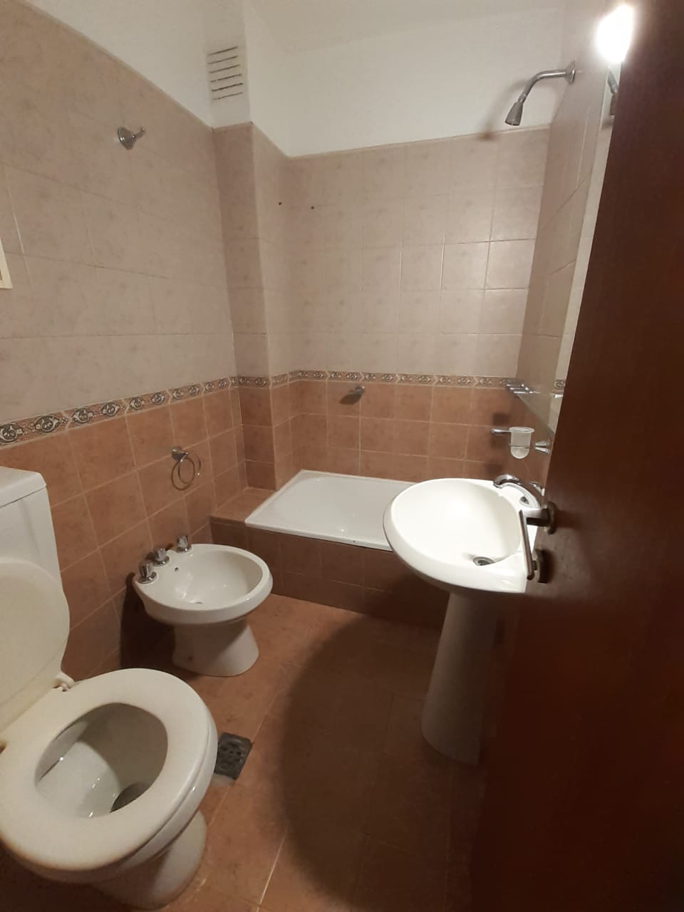 Departamento con Patio y Terraza con Asadores  Zona Ciudad Universitaria