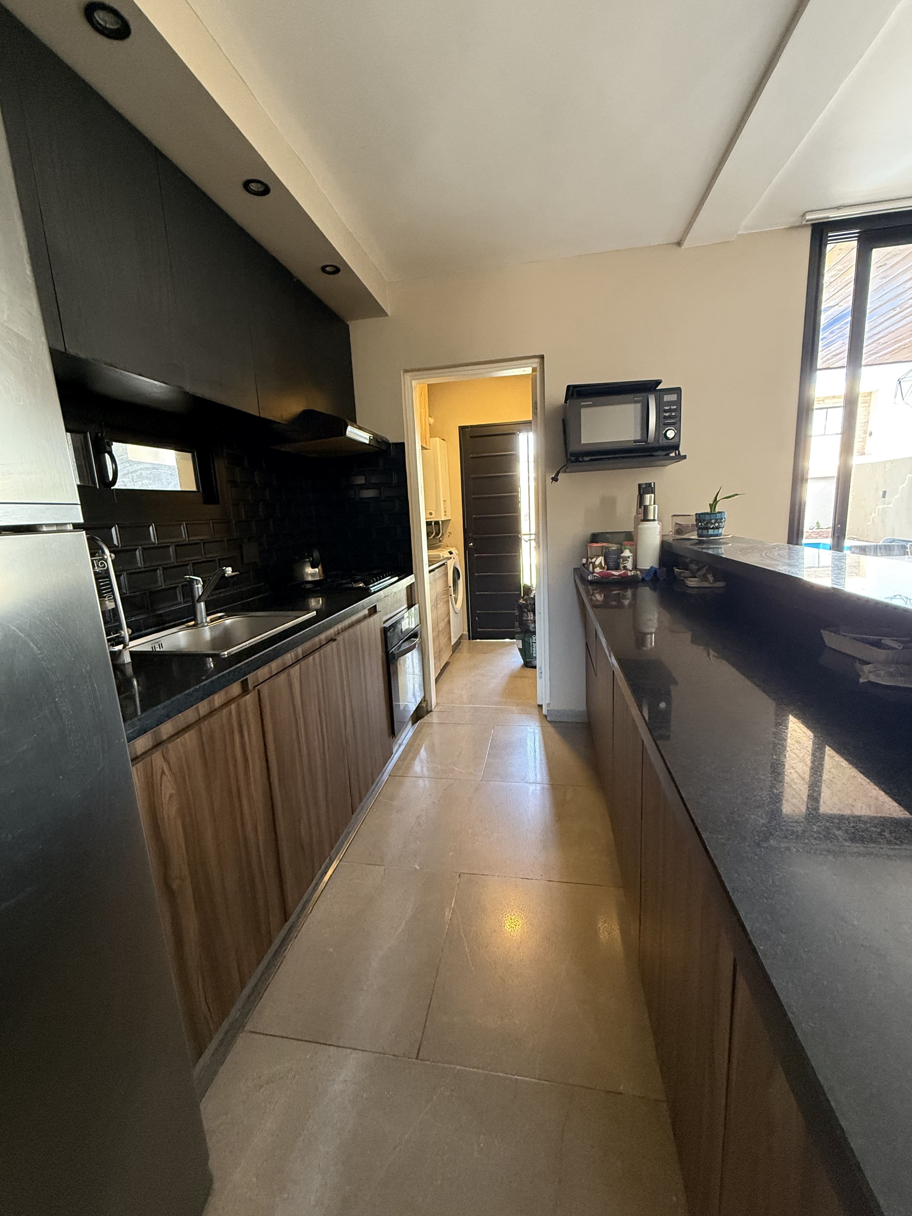CASA VENTA MIRADORES 1 MANANTIALES CATEGORIA 3DOR PILETA 230m2 cub. 256m2 TERRENO