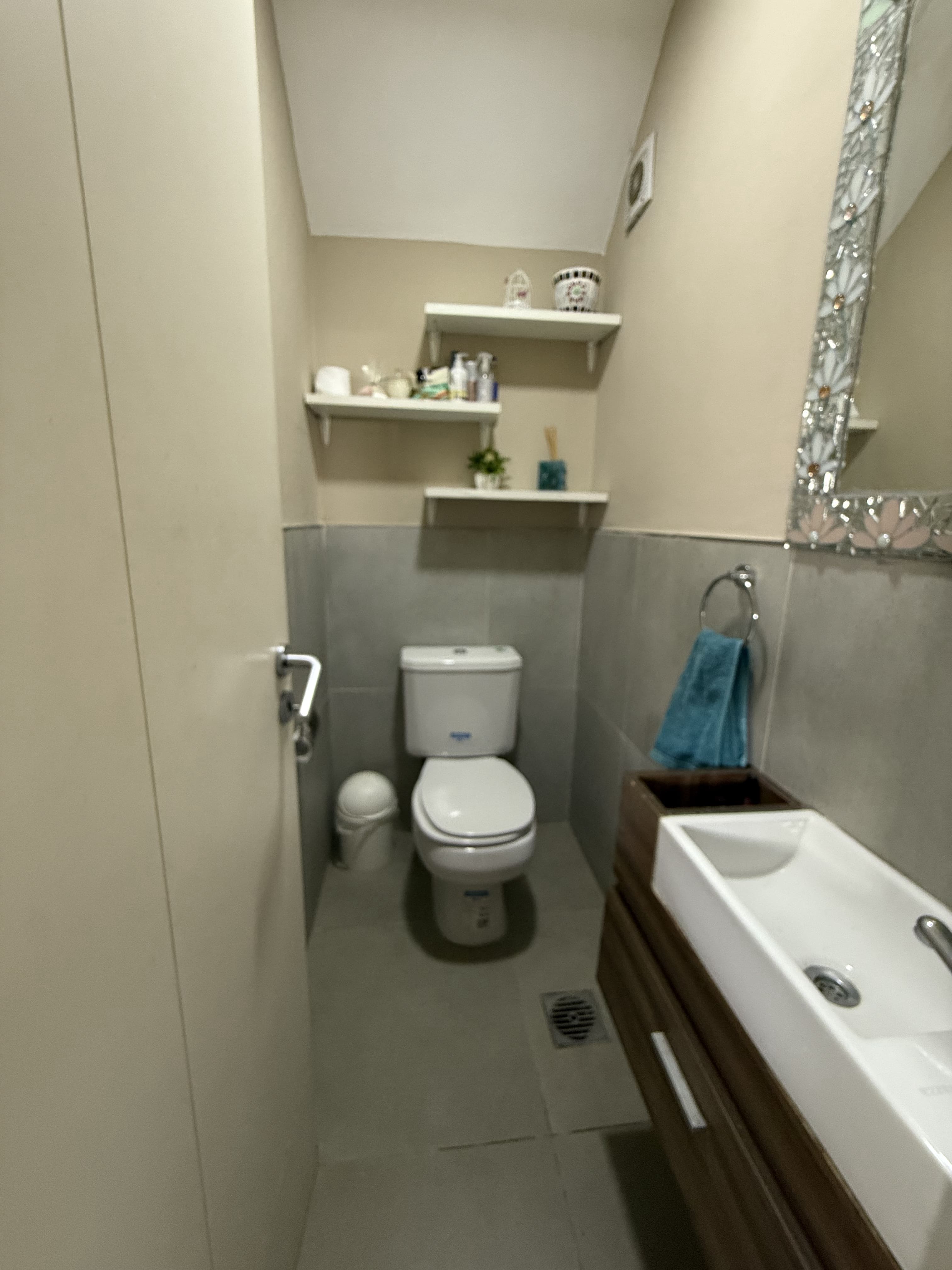 CASA VENTA MIRADORES 1 MANANTIALES CATEGORIA 3DOR PILETA 230m2 cub. 256m2 TERRENO