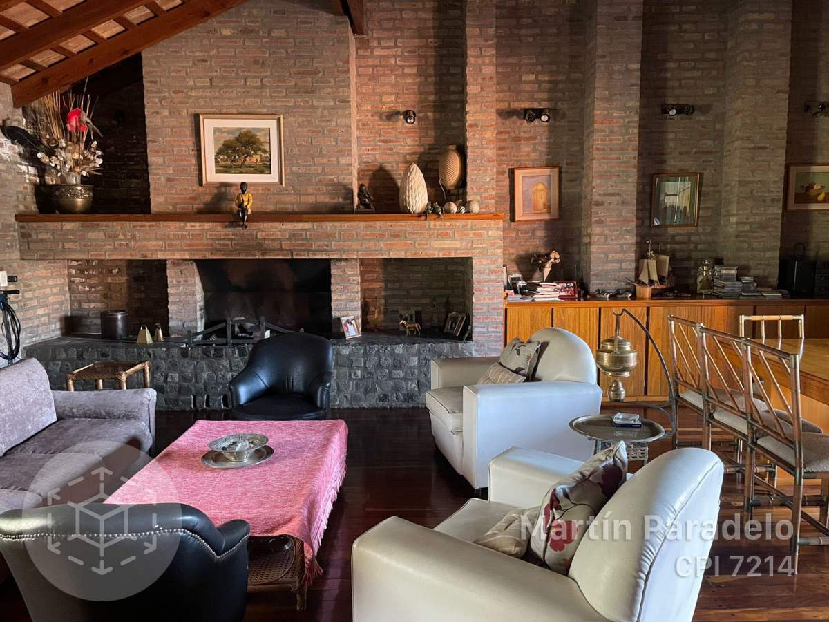 VENDO Casa en Valle del Cerro frente al rio.