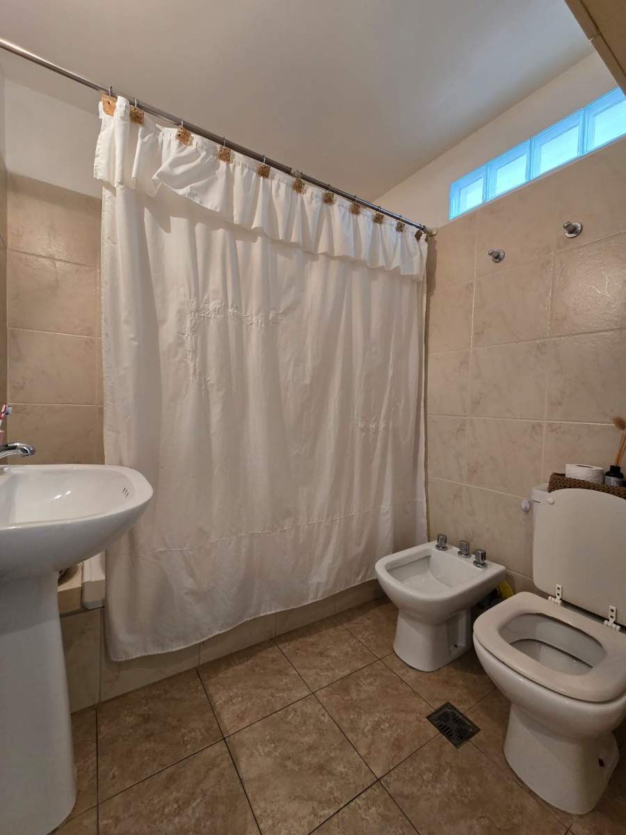 VENDO CASA EN PLANTA BAJA DE 3 DORMITORIOS EN BARRIO JARDIN ESPINOZA!! NO SIGAS SIN VERLA!!