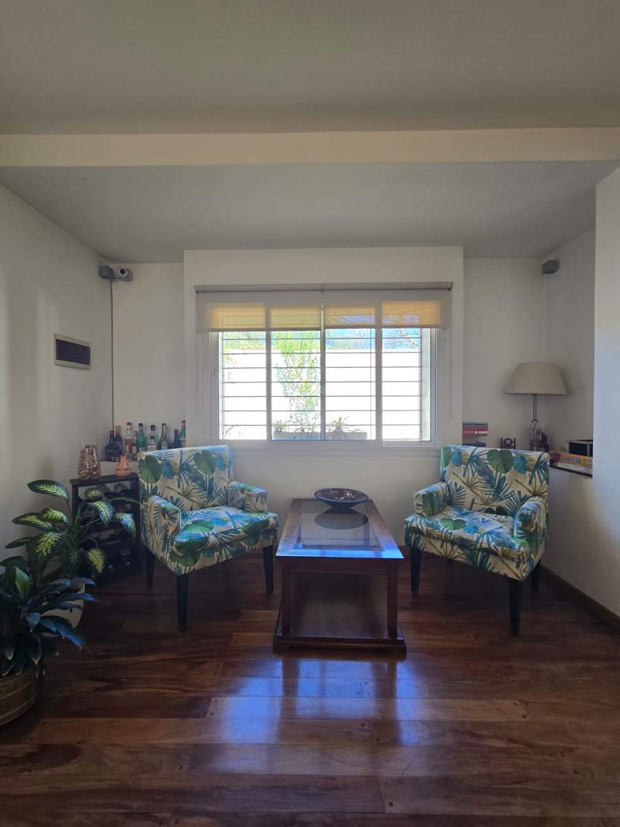 VENDO CASA EN PLANTA BAJA DE 3 DORMITORIOS EN BARRIO JARDIN ESPINOZA!! NO SIGAS SIN VERLA!!