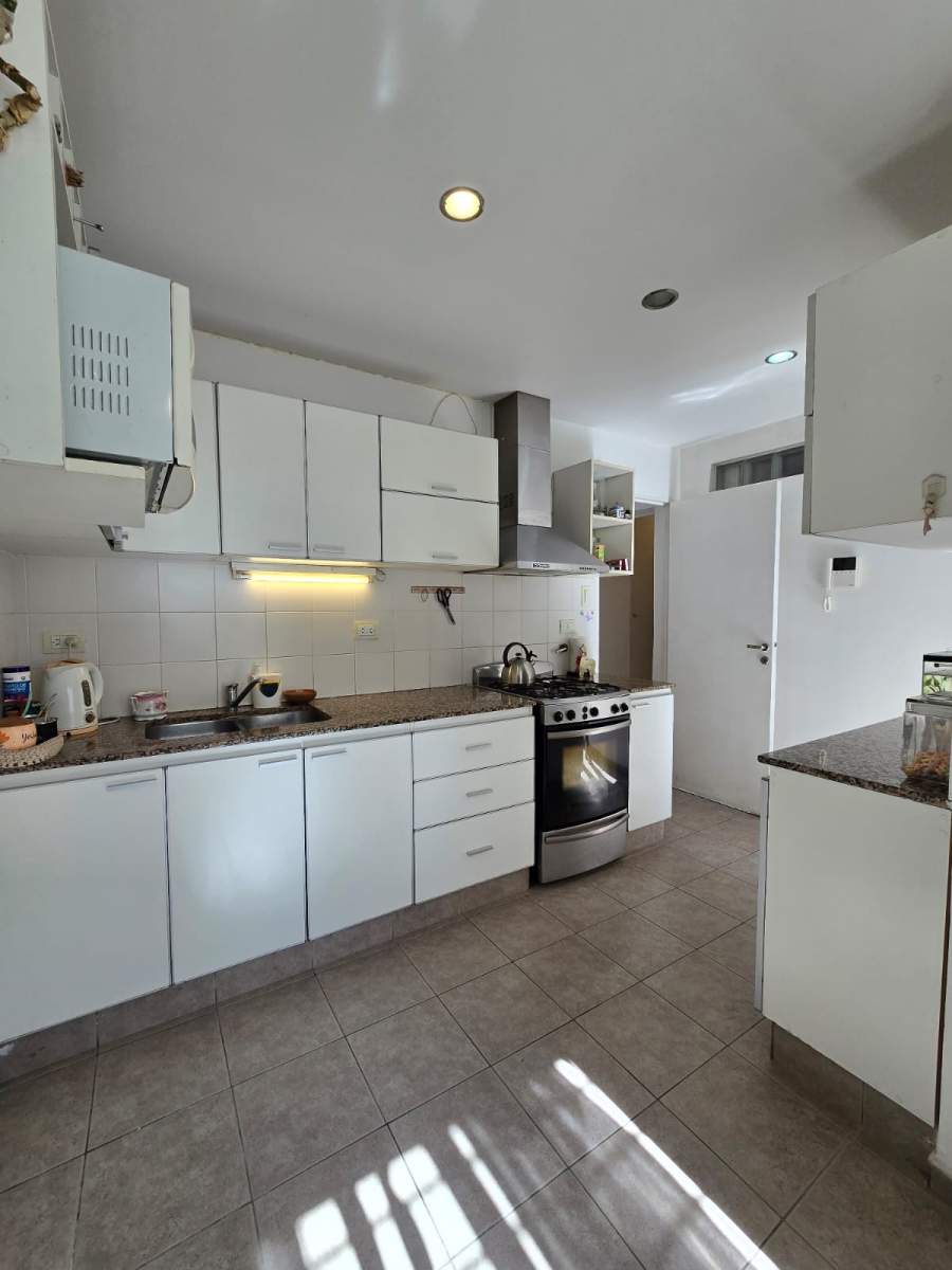 VENDO CASA EN PLANTA BAJA DE 3 DORMITORIOS EN BARRIO JARDIN ESPINOZA!! NO SIGAS SIN VERLA!!