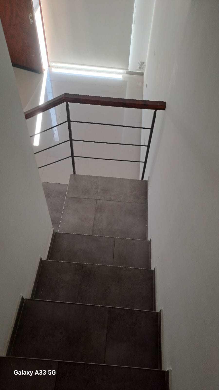 ALQUILER DE DEPTO DUPLEX DE 2 DORMITORIOS- LEONES