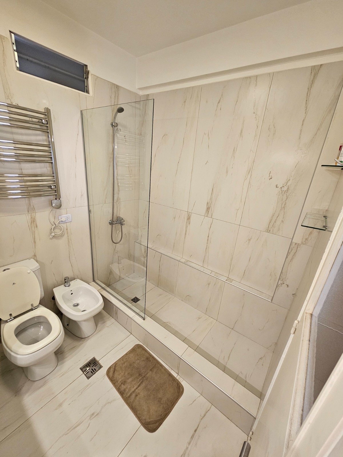 SEMIPISO (DEPTO) EN VENTA - 3 DORMITORIOS, CENTRO