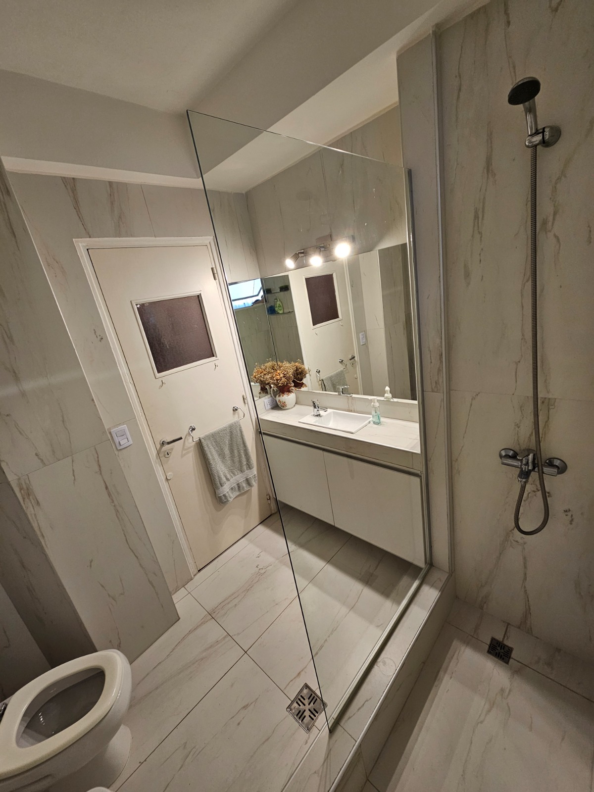 SEMIPISO (DEPTO) EN VENTA - 3 DORMITORIOS, CENTRO