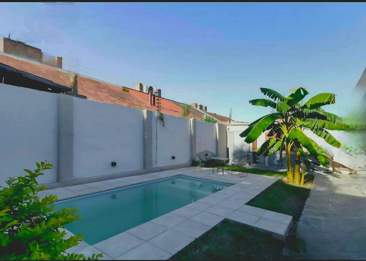 VENTA DE CASA BARRIO URCA  3 DORMITORIOS