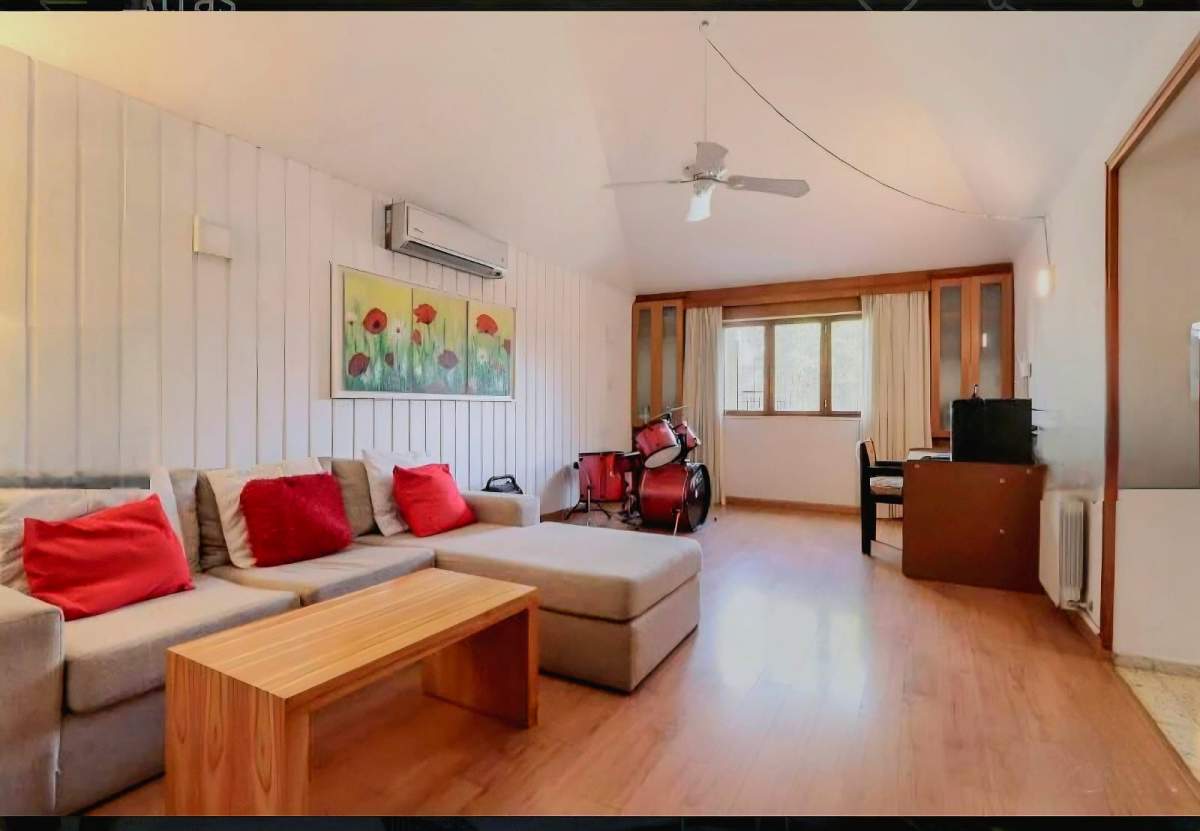 VENTA DE CASA BARRIO URCA  3 DORMITORIOS