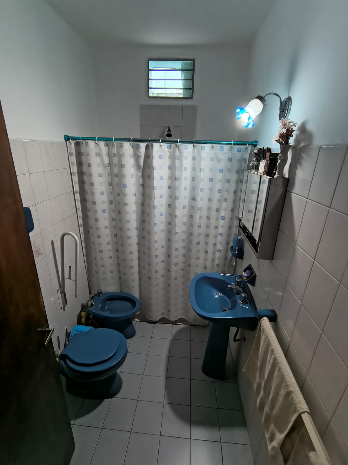 VENTA CASA 2 DORM Y DEPTO B AYACUCHO A 100 mts de Av capdevila