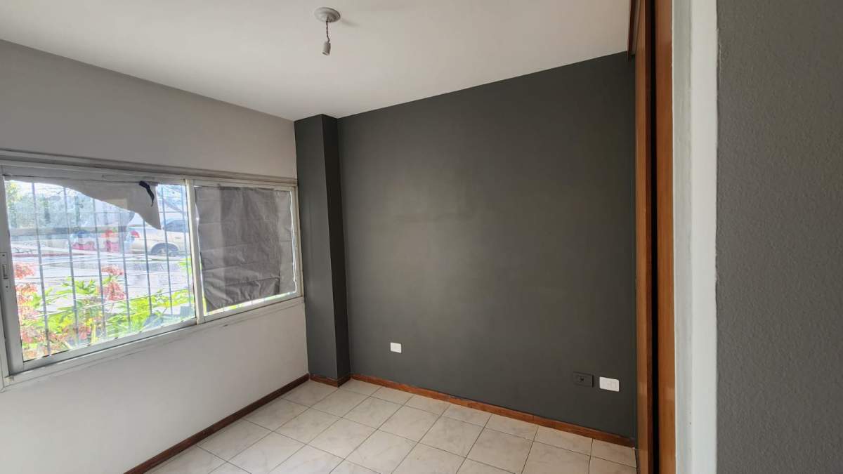 Excelente ubicación a mts del centro - 1 Dormitorio en PB