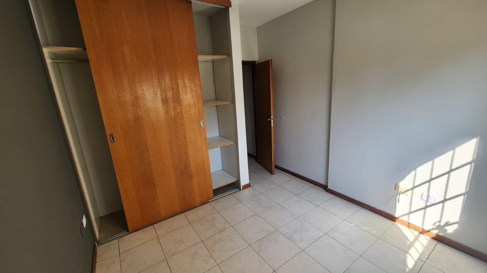 Excelente ubicación a mts del centro - 1 Dormitorio en PB