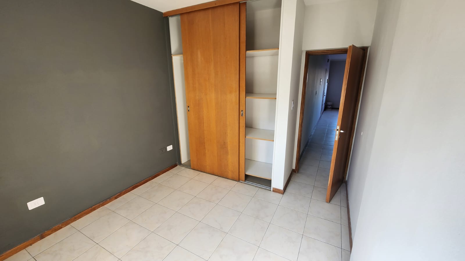 Excelente ubicación a mts del centro - 1 Dormitorio en PB