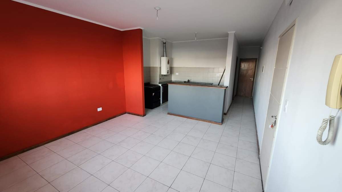 Excelente ubicación a mts del centro - 1 Dormitorio en PB