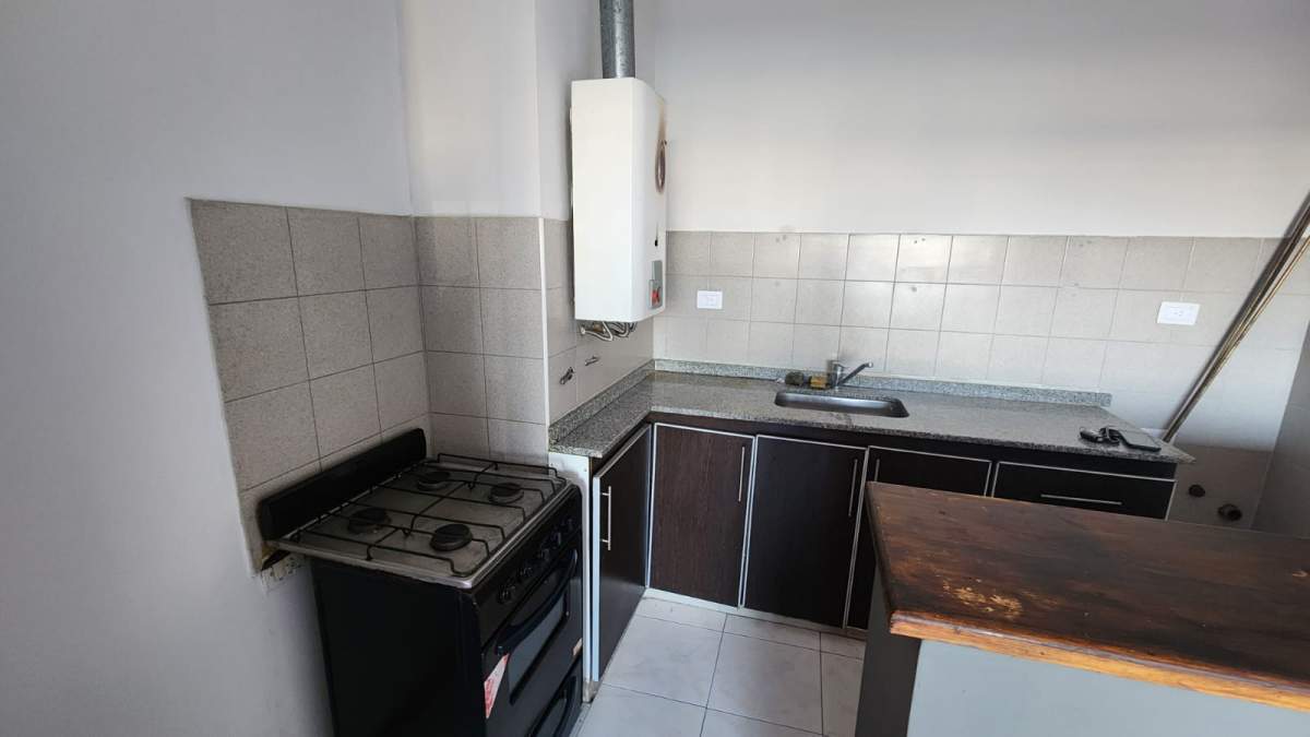 Excelente ubicación a mts del centro - 1 Dormitorio en PB