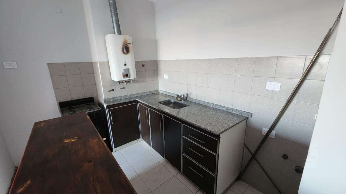 Excelente ubicación a mts del centro - 1 Dormitorio en PB