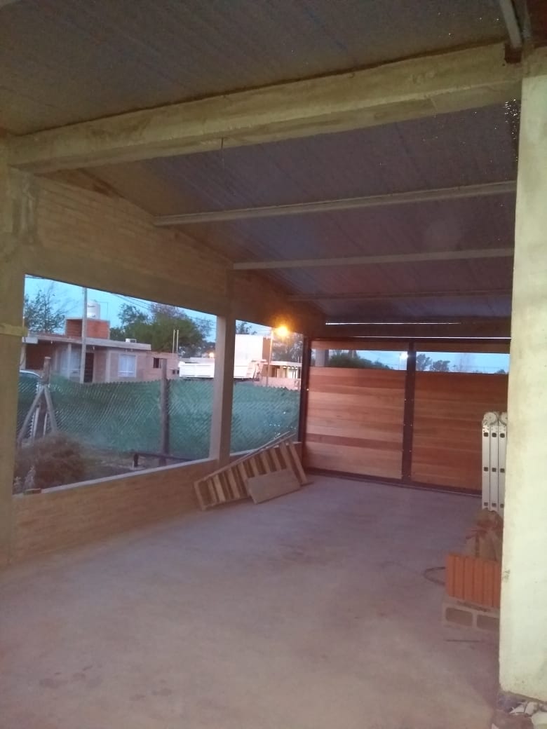 Hermosa Casa Esquina en Venta Villa Esquiu, Cordoba. 500 m (Son Dos Lotes)