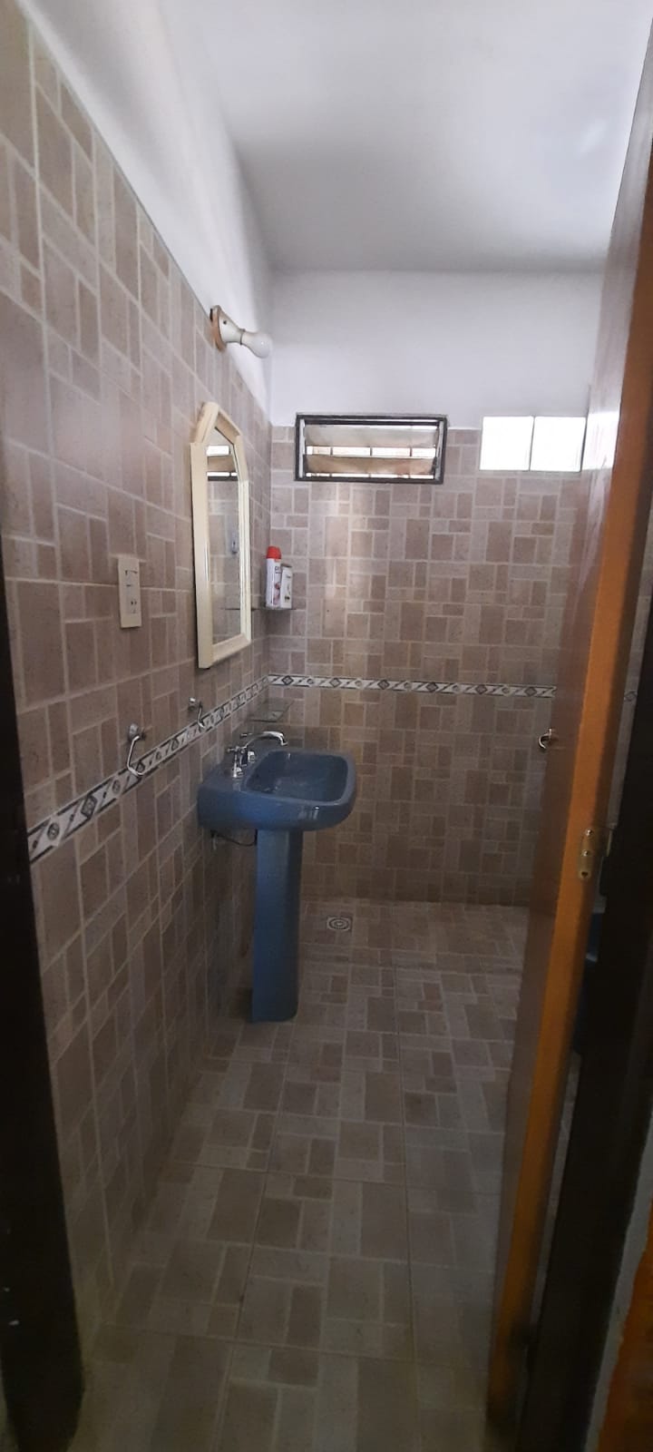 Hermosa Casa Esquina en Venta Villa Esquiu, Cordoba. 500 m (Son Dos Lotes)