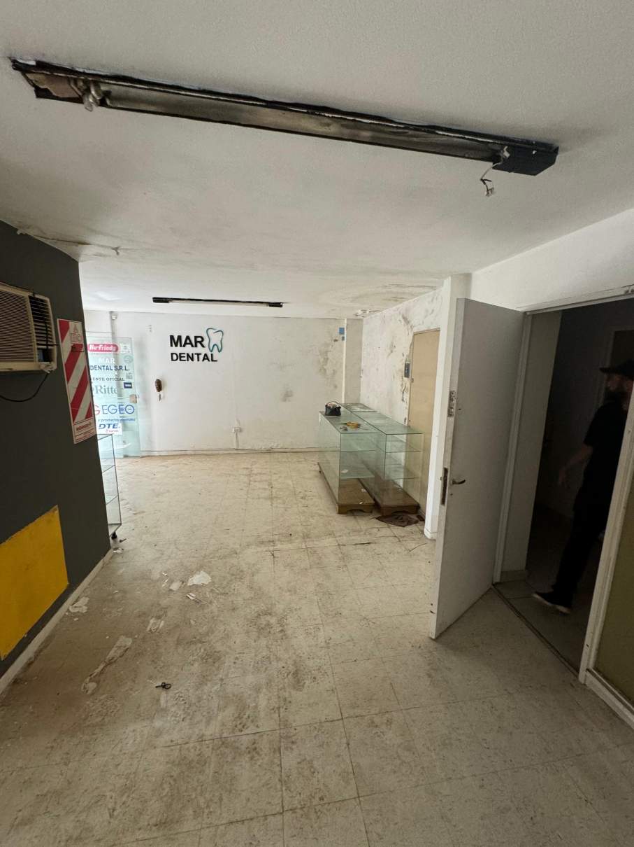 vendemos Local comercial con oficina  A pasos de Gemes y Nueva Córdoba