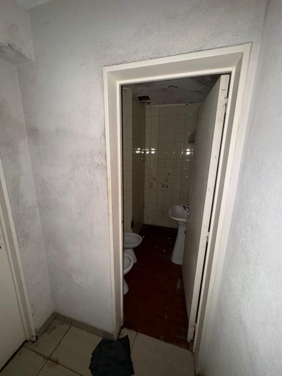 vendemos Local comercial con oficina  A pasos de Gemes y Nueva Córdoba