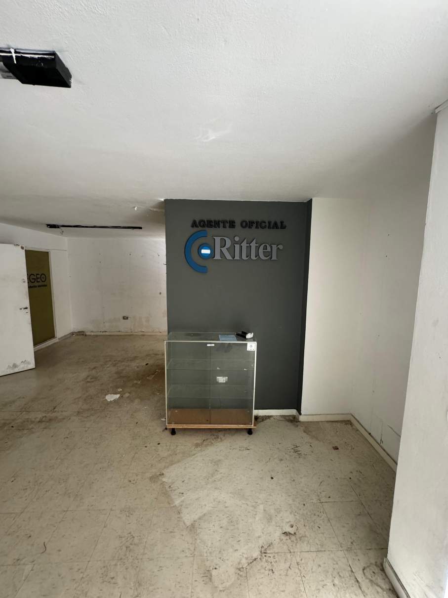 vendemos Local comercial con oficina  A pasos de Gemes y Nueva Córdoba