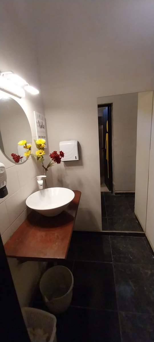 LOCAL EN ALQUILER A MEDIA CUADRA DE LA PLAZA JERONIMO DEL BARCO