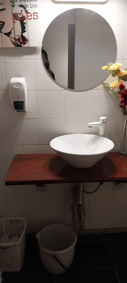 LOCAL EN ALQUILER A MEDIA CUADRA DE LA PLAZA JERONIMO DEL BARCO