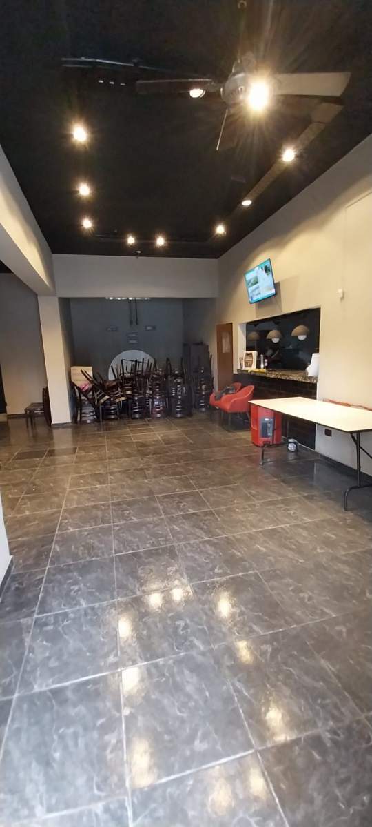 LOCAL EN ALQUILER A MEDIA CUADRA DE LA PLAZA JERONIMO DEL BARCO