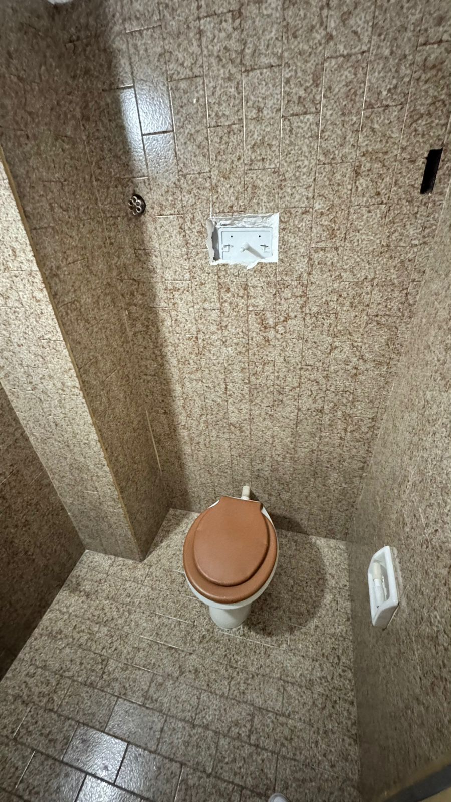 ALQUILER LOCAL COMERCIAL SOBRE JULIO ROCA GUEMES IMPERDIBLE