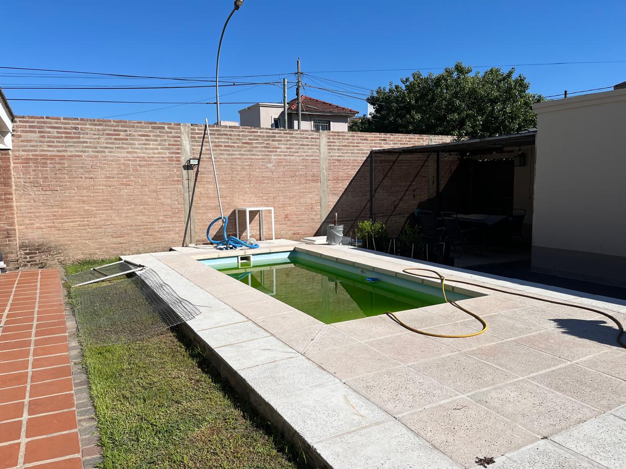 MUTUAL DOCENTE EXCELENTE PROPIEDAD CON PILETA Y MEJORAS