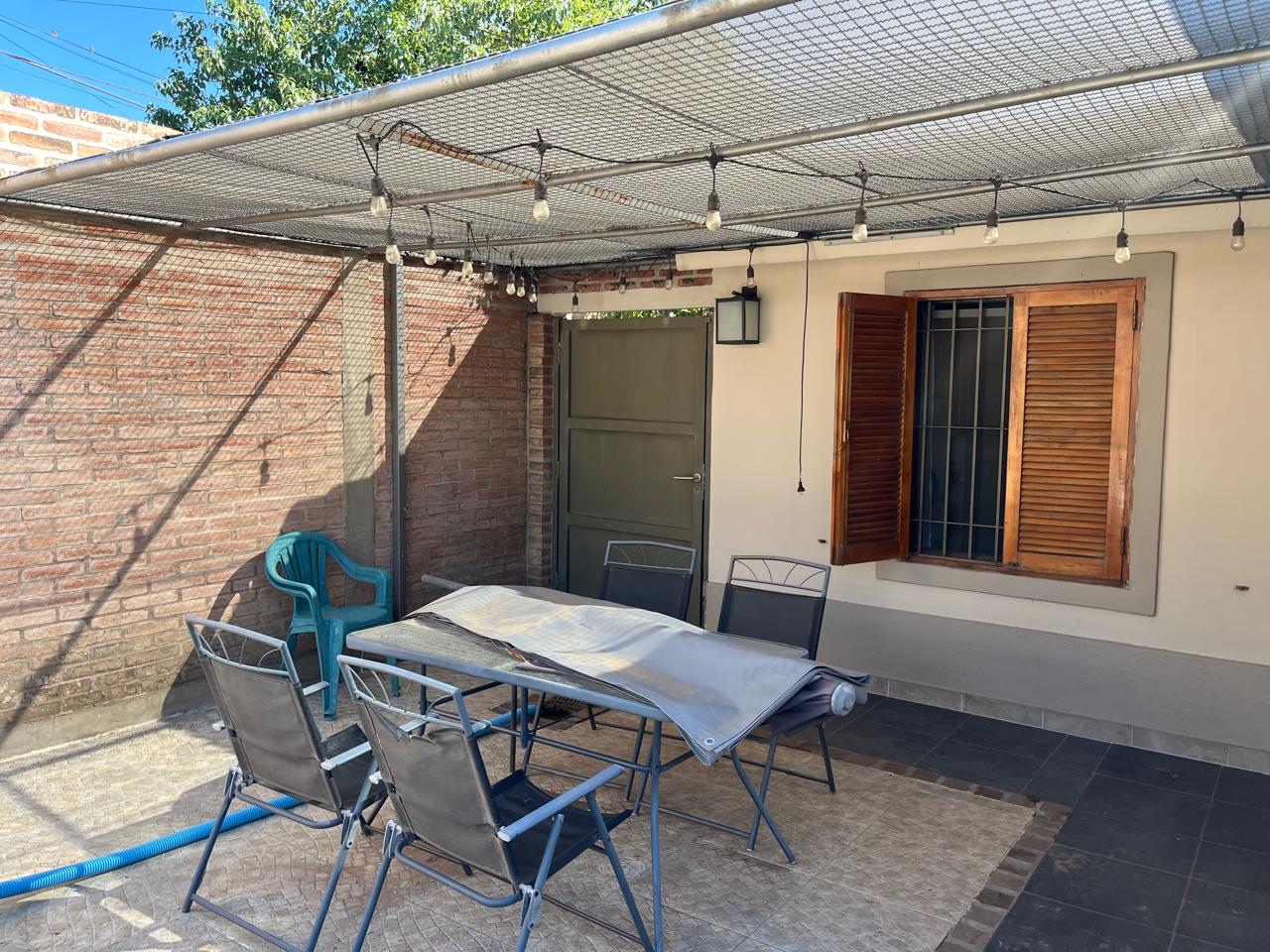 MUTUAL DOCENTE EXCELENTE PROPIEDAD CON PILETA Y MEJORAS