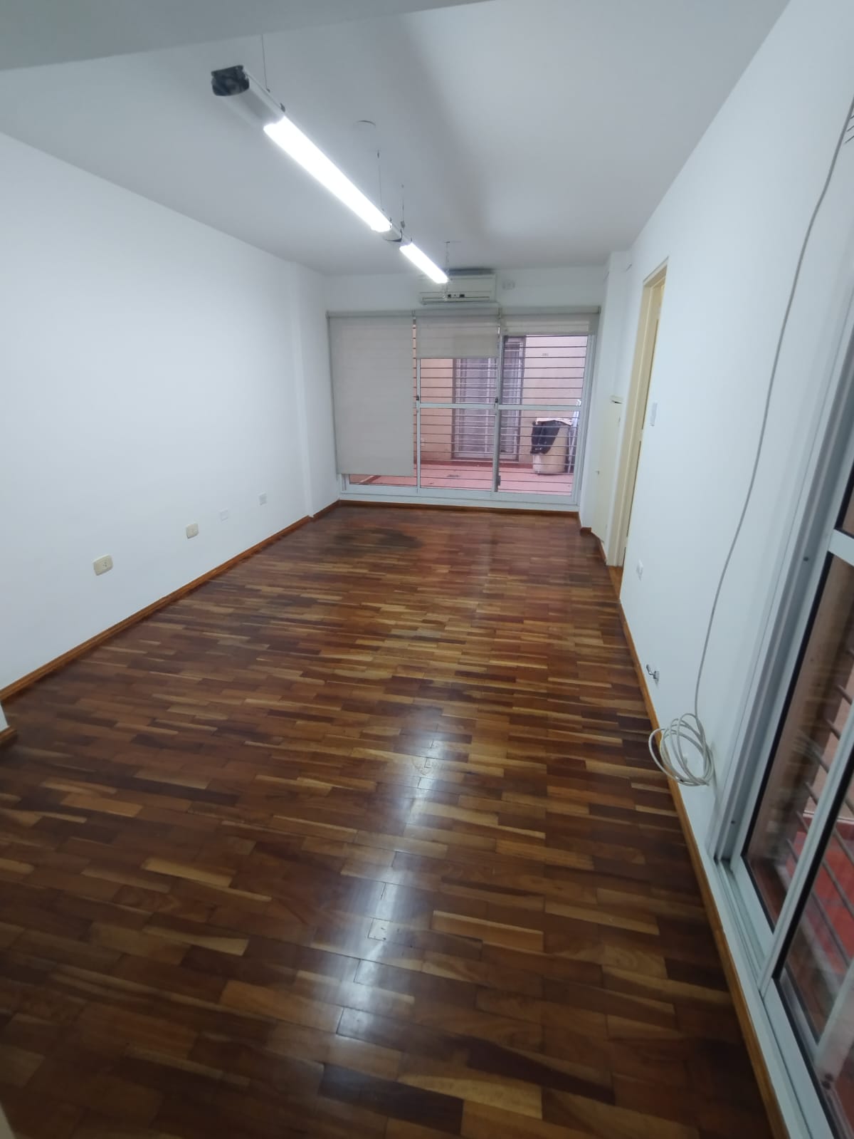Alquiler en Nueva Córdoba  1 Dormitorio con Patio  Ideal Vivienda u Oficina