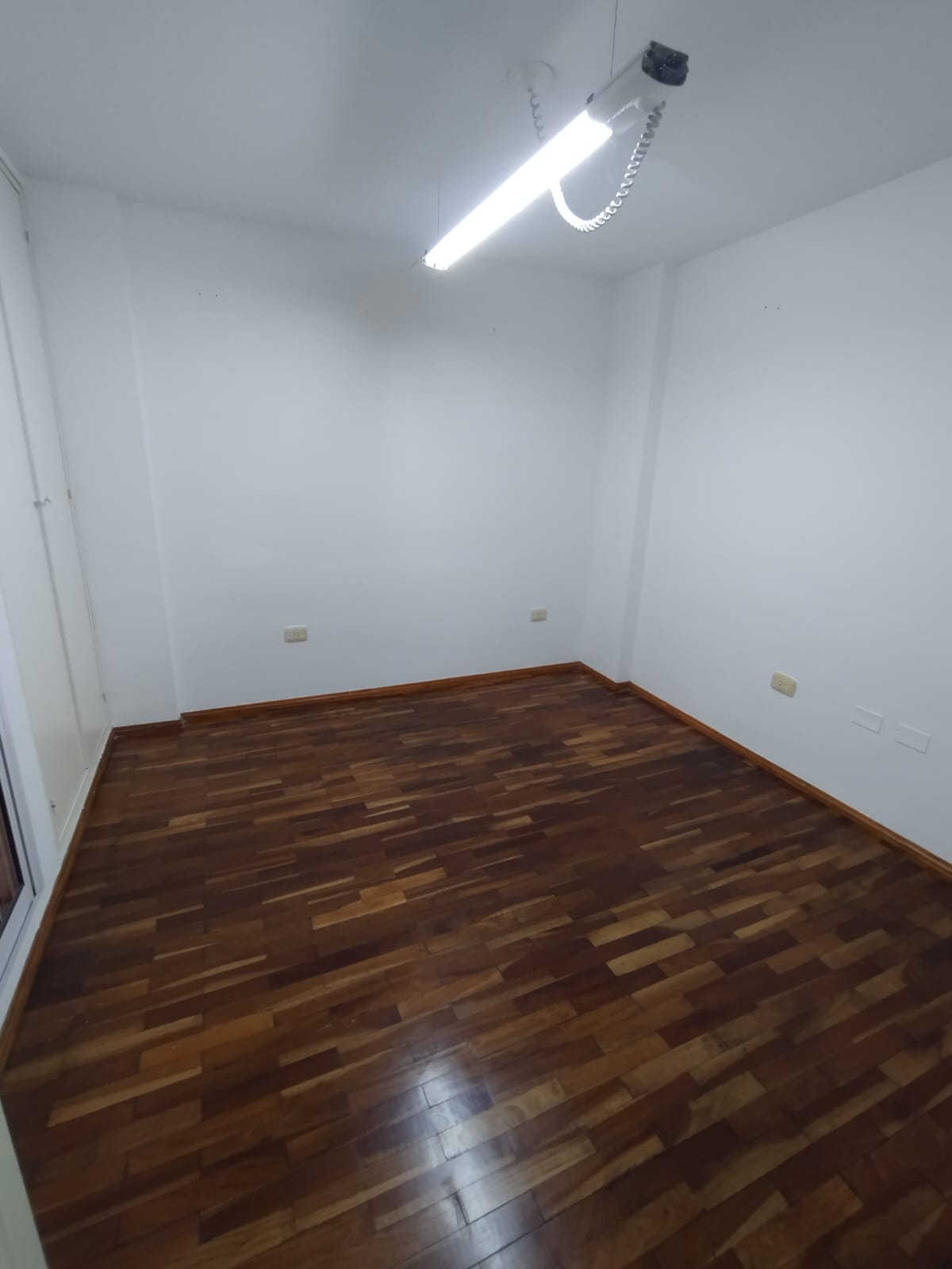 Alquiler en Nueva Córdoba  1 Dormitorio con Patio  Ideal Vivienda u Oficina