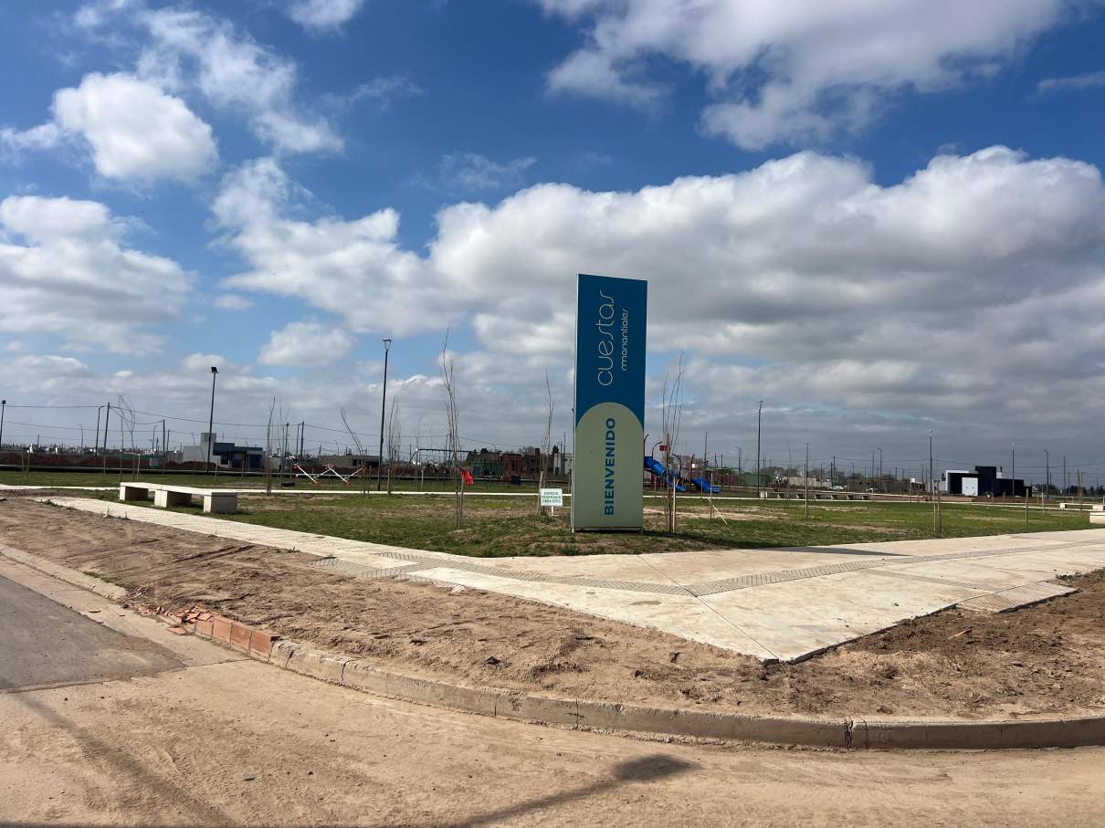 CUESTAS DE MANTANTIALES LOTE CENTRAL EN VENTA