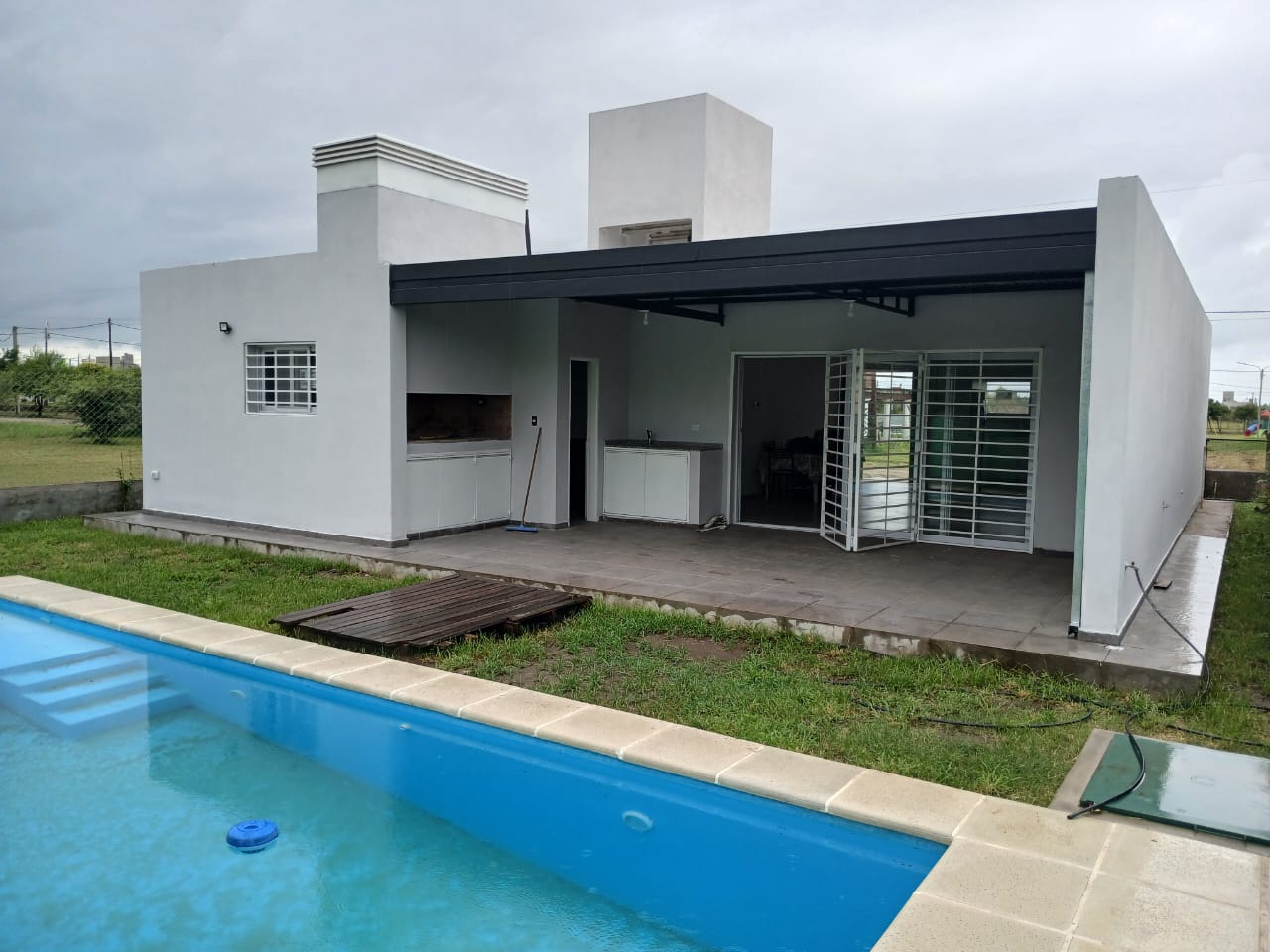 CASA A ESTRENAR EN VENTA B ALTOS DE LA COLONIA - COLONIA TIROLESA.