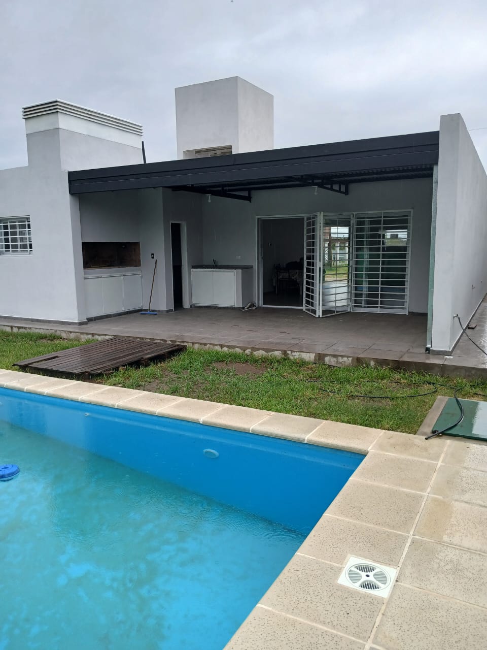 CASA A ESTRENAR EN VENTA B ALTOS DE LA COLONIA - COLONIA TIROLESA.