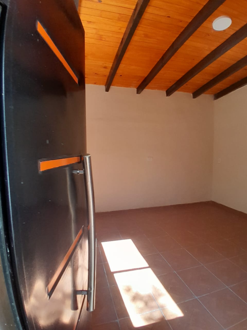 VENDO CASA RECICLADA B LOS POZOS,  VILLA LAS ROSAS