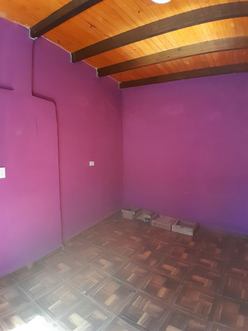 VENDO CASA RECICLADA B LOS POZOS,  VILLA LAS ROSAS