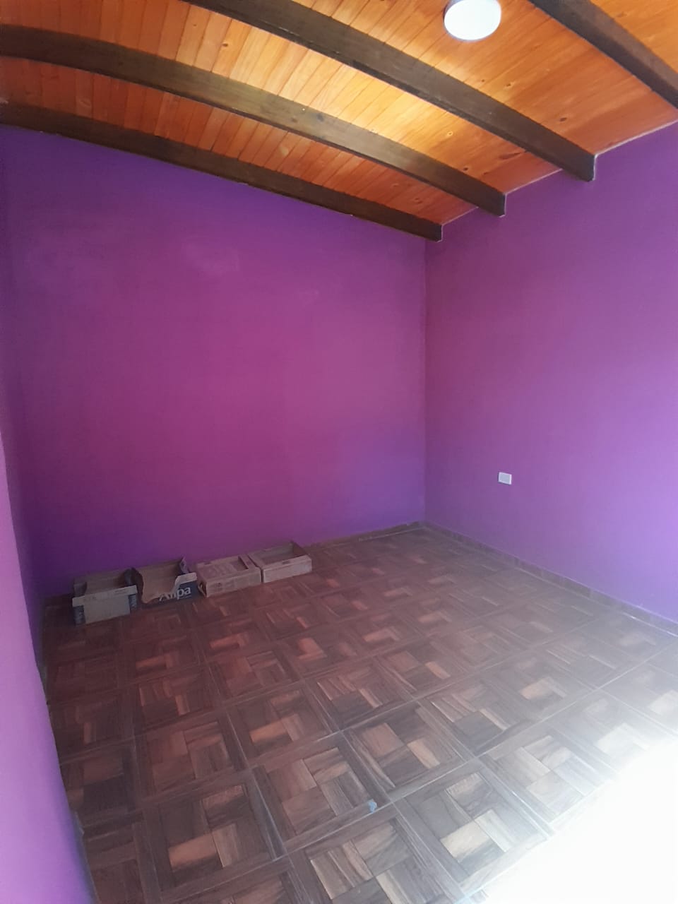VENDO CASA RECICLADA B LOS POZOS,  VILLA LAS ROSAS